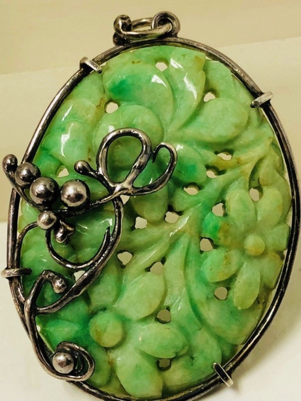 ANTIQUE CARVED GREEN JADE ASIAN PENDANT, FLOWERS